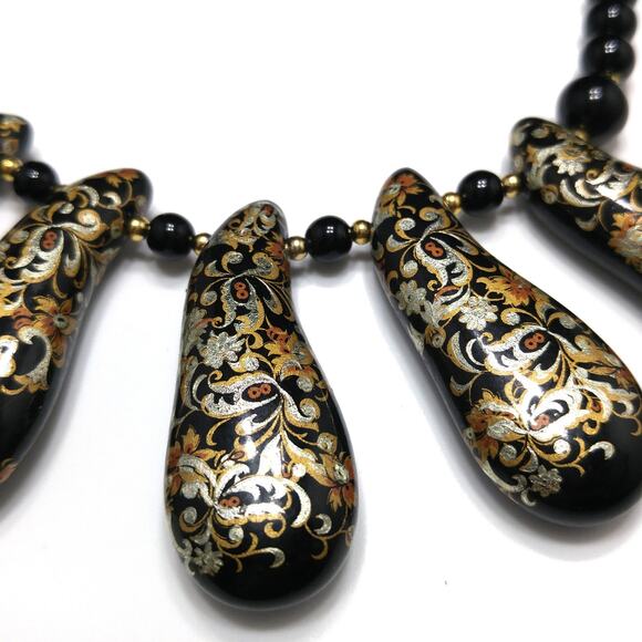 Vintage Japan Hand Painted Porcelain Necklace, Lucite Beads, 1950s - Picture 5 of 10